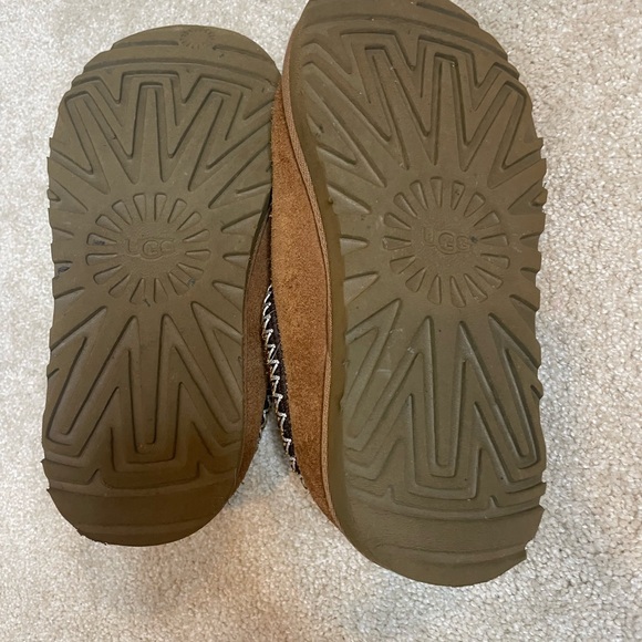 UGG Tasmans - Picture 2 of 4